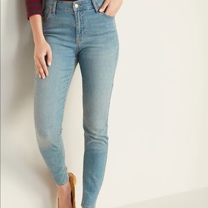 Old Navy Rockstar Super Skinny Jeans